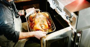 Magazine deschise de Ziua Recunoștinței și Black Friday