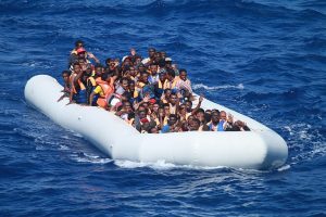 Patru ofițeri ai marinei civile din Grecia, acuzați în legătură cu naufragiul vasului cu migranți din 2023, care a provocat 646 de decese