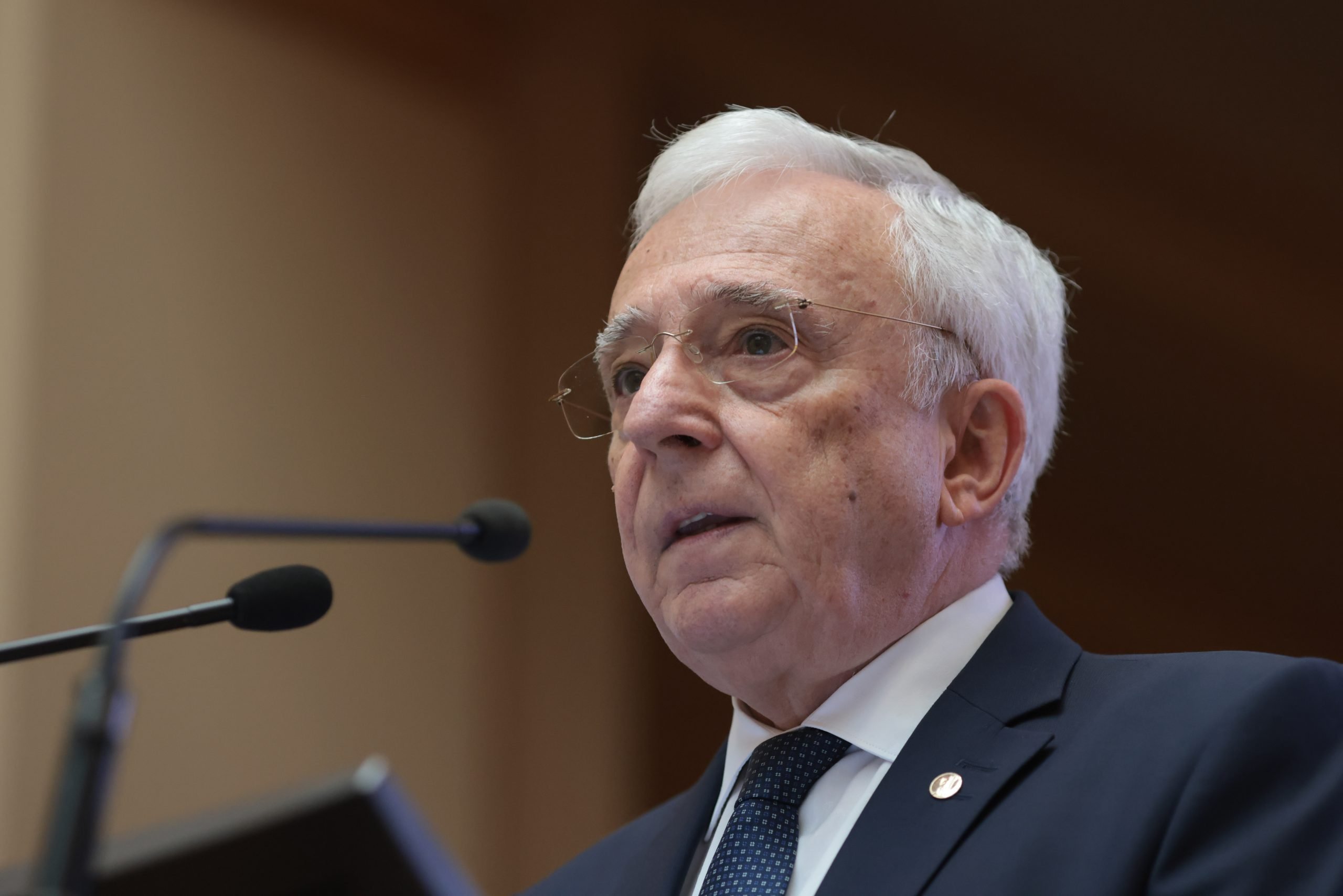 Mugur Isărescu: Vă spun ceva ce nu spunem de obicei la BNR!