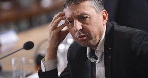 Ministrul Educației vrea să completeze bursele studenților cu fonduri europene