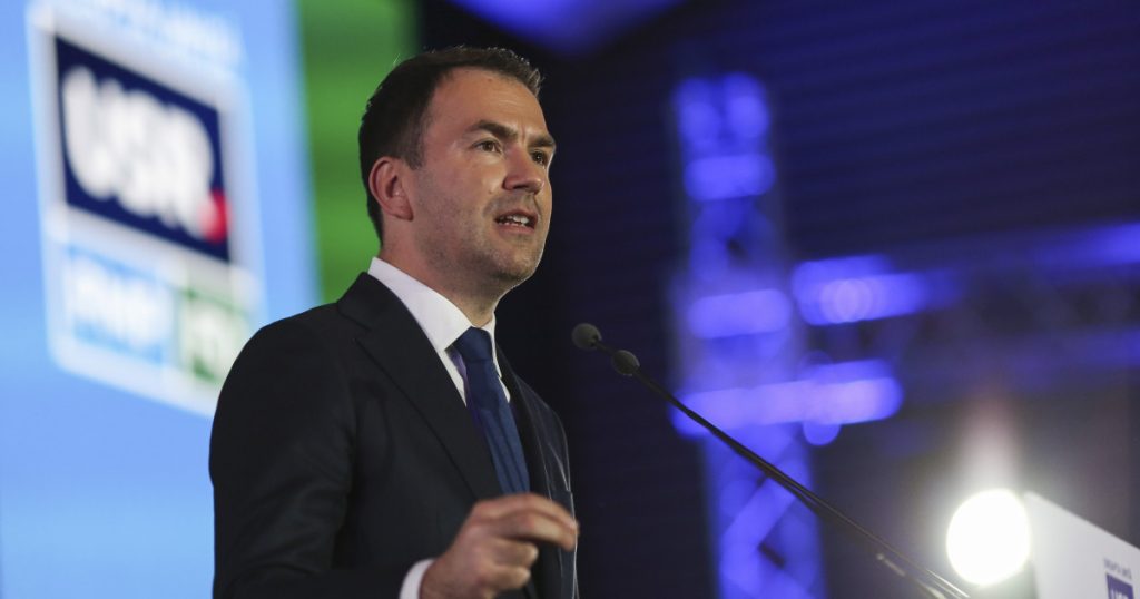 Iată o variantă reformulată a titlului: „Cătălin Drulă insistă că nu se va retrage din lupta pentru Primăria Bucureștiului: „Sunt hotărât să obțin victoria””