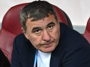 Reformularea titlului ar putea fi: “Figura lui Gheorghe Hagi în curs de a fi luată în considerare? Răspunsul lui Mihai Rotaru după plecarea antrenorului de la echipa din Craiova”.