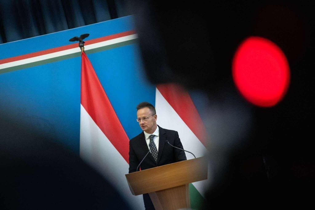 [ad_1] Ministrul ungar de externe, Péter Szijjártó, a acuzat luni că partidele opoziției, în special Partidul Tisza, au transmis Ucrainei datele a peste 200.000 de cetățeni ungari