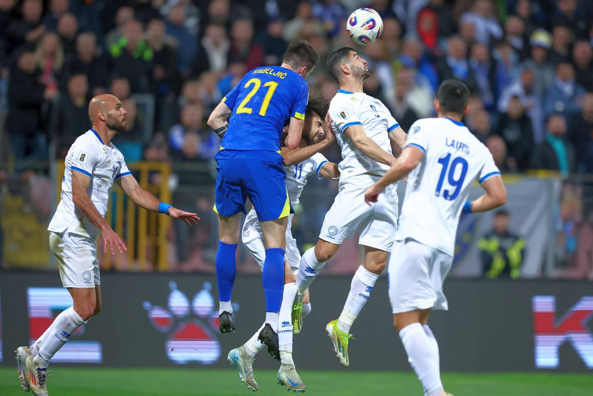 „Cine e nebun aici?” » Presa din Bosnia „a luat foc” când a văzut ce se întâmplă chiar înaintea meciului decisiv cu România