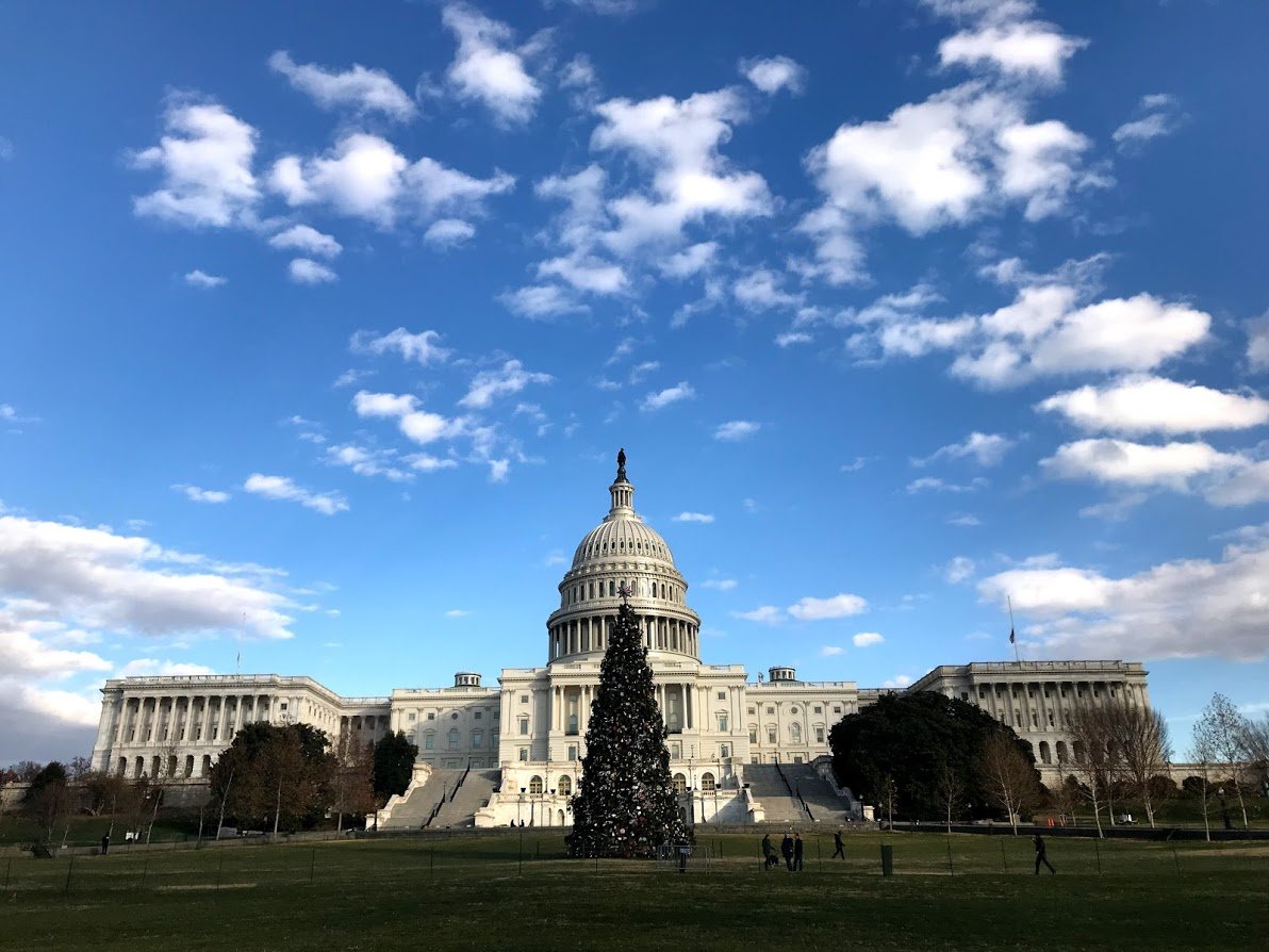 RESTRUCTURAREA FORȚELOR MILITARE AMERICANE – Potrivit informațiilor din „Kyiv Post”, legislatorii americani au în plan să obstrucționeze retragerea forțelor militare americane din România și alte națiuni ale frontierei estice.