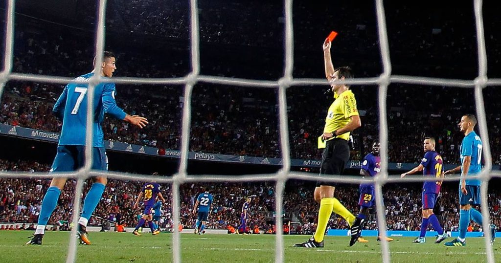 recorde as vezes em que Cristiano Ronaldo foi expulso de um jogo