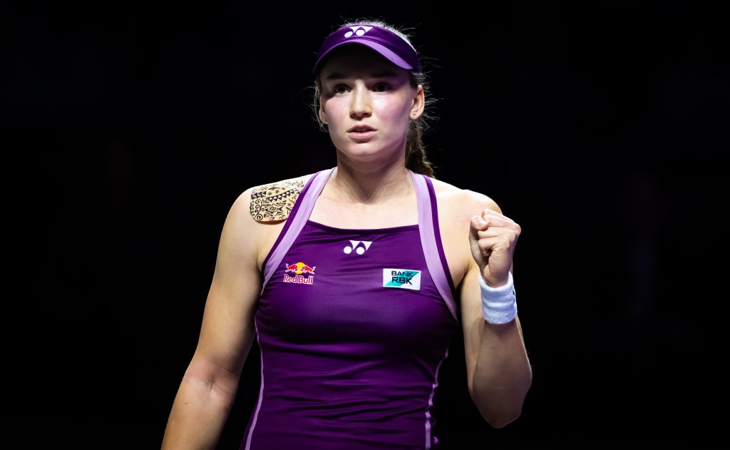 Rybakina takes down Sabalenka to close 2025 with WTA Finals crown