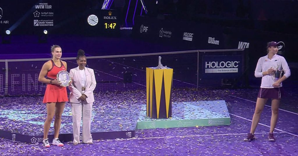 Rybakina, controversă uriașă la Turneul Campioanelor, după victoria cu Sabalenka! De ce a refuzat să se pozeze cu șefa WTA