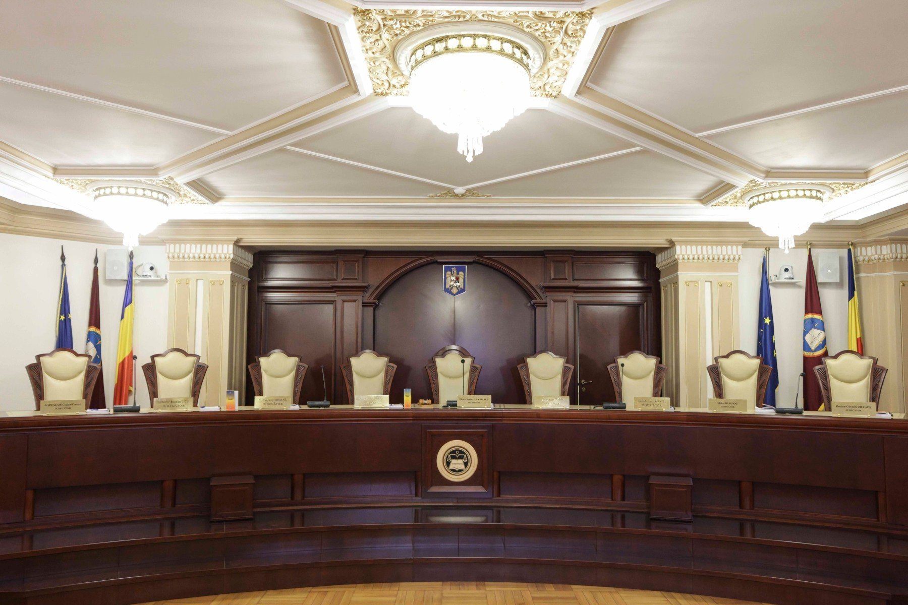 [ad_1] Senatul a aprobat, luni, proiectul de lege care elimină indemnizația compensatorie acordată judecătorilor Curții Constituționale la finalizarea mandatului, informează agenția de știri Agerpres