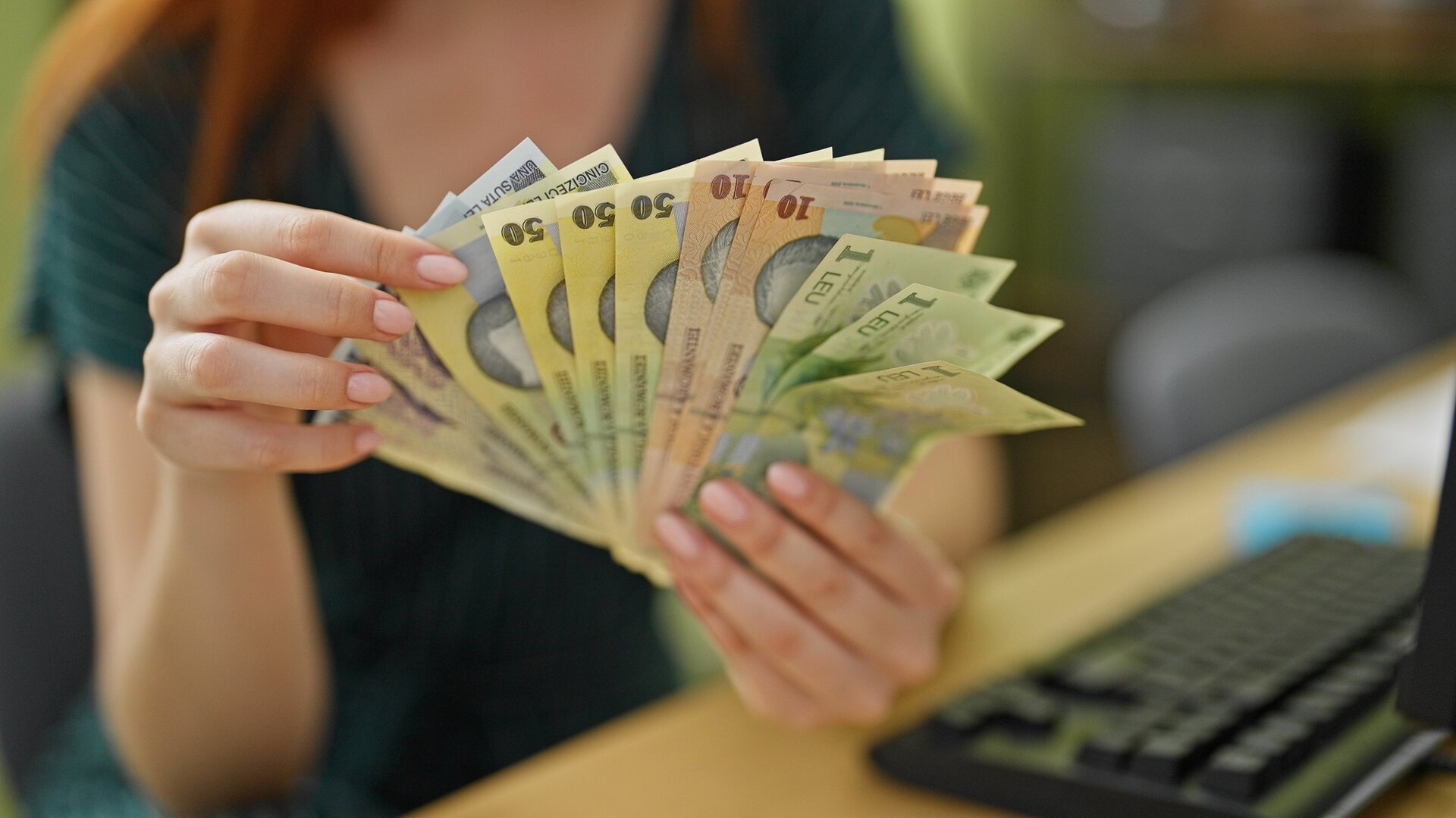 Salariul minim 2026: Coaliția va discuta suma fără taxe în decembrie 2025