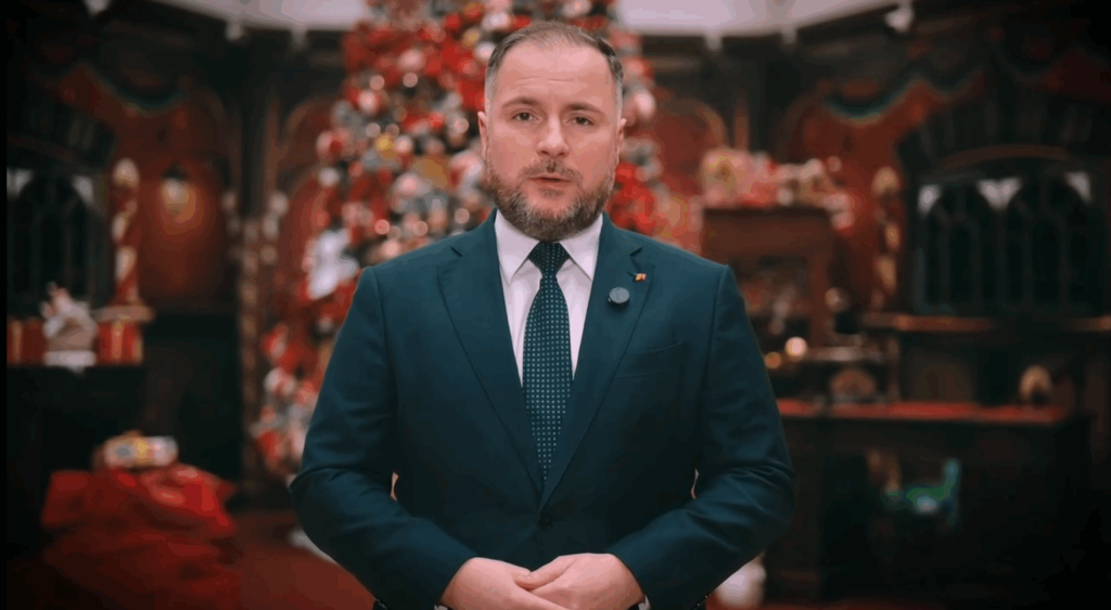 Crăciun finanțat din bani publici: LED-uri de 10 metri închiriate de primăria Sectorului 2 pentru suma de 1.500 de euro. Contract de 50.000 de euro atribuit direct unei societăți controlate de o firmă offshore din Cipru