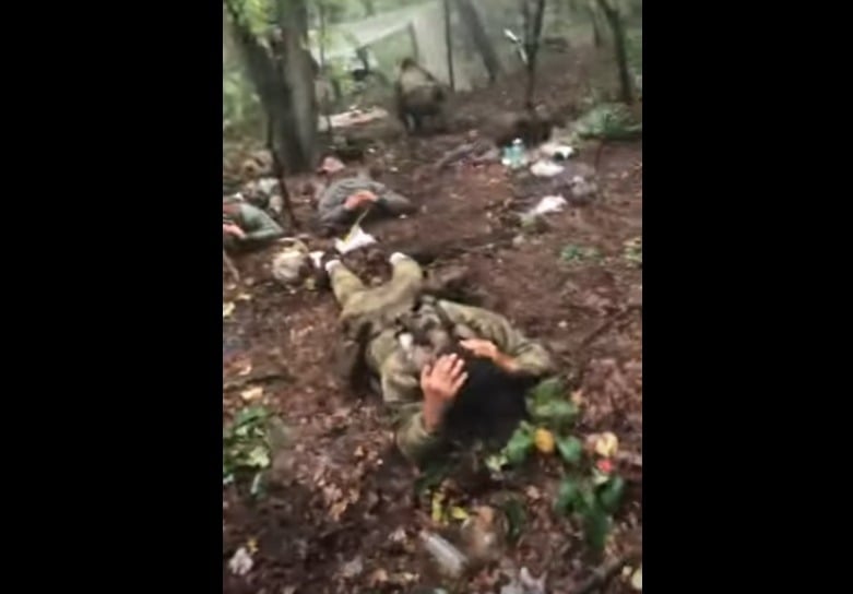 [ad_1] Un militar rus a fost condamnat pentru prima dată la închisoare pe viață în Ucraina, fiind găsit vinovat de execuția unui prizonier de război ucrainean, anunță serviciile de securitate ucrainene