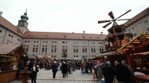 Merz sugerează adoptarea unor norme unificate de securitate pentru păstrarea în siguranță a târgurilor de Crăciun din Germania