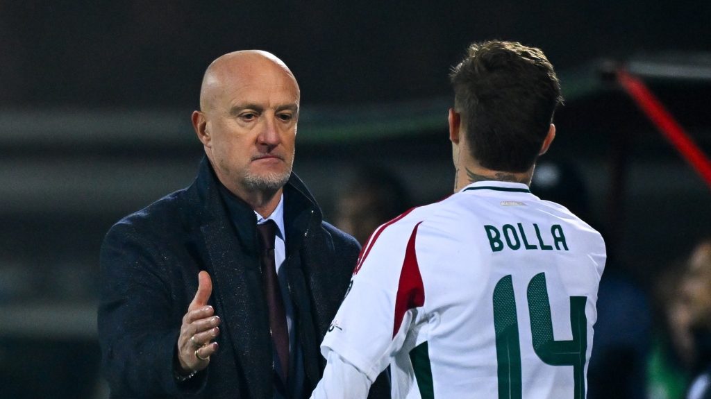 [ad_1] Marco Rossi, antrenorul principal al echipei naționale de fotbal a Ungariei, a anunțat echipa de start pentru meciul de calificare la Campionatul Mondial contra Irlandei, programat să înceapă la ora 15:00