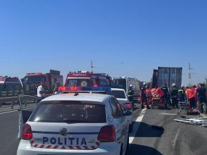 Trafic restricționat pe DN 1 din cauza unui accident la ieșirea din Cluj-Napoca spre Turda, circulația fiind deviată pe o cale alternativă adiacenta.