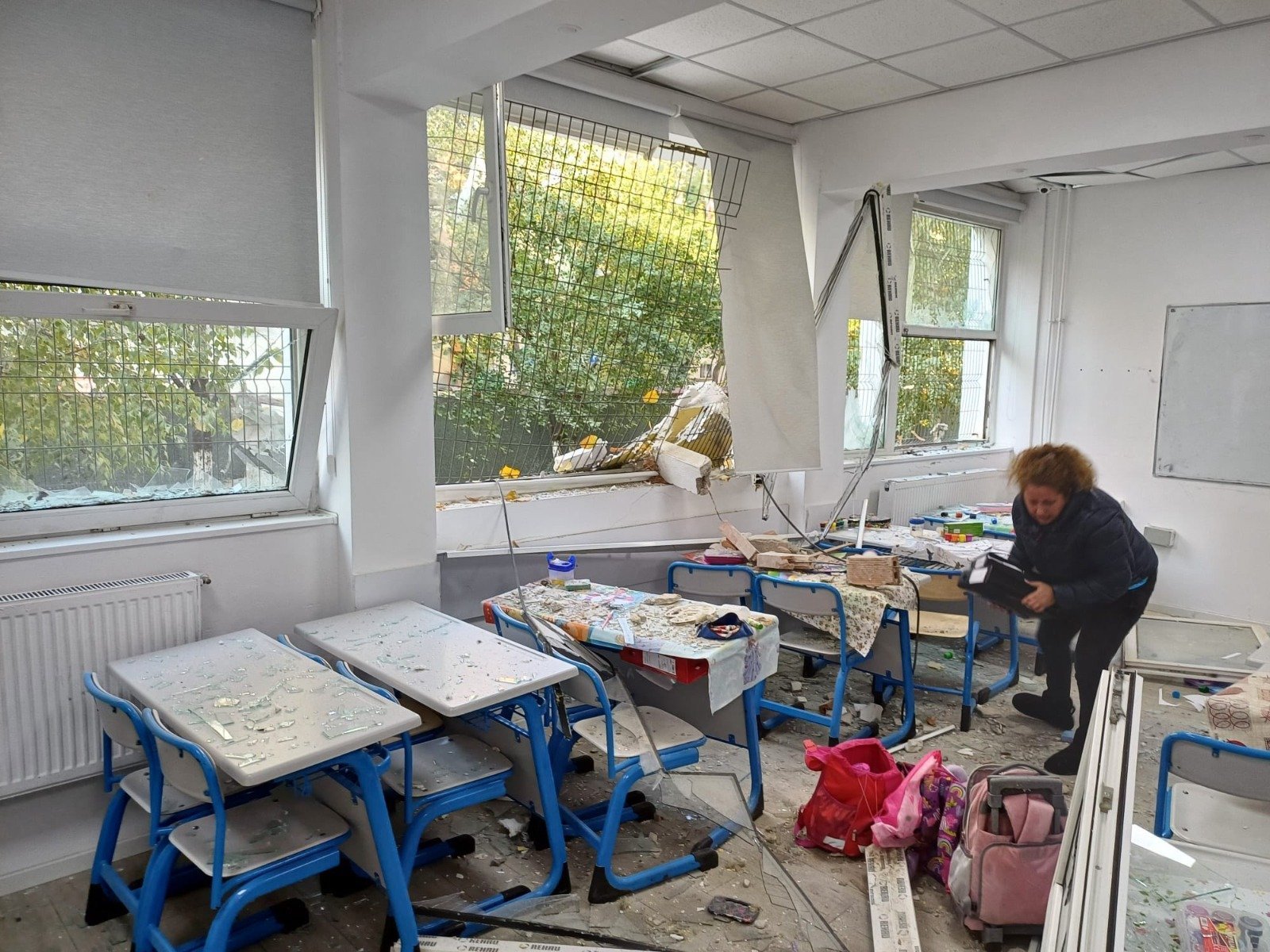 Lecturile cu prezență fizică au fost reluate luni la liceul din Calea Rahovei, după incidentul exploziei care a dus la trei decese și 15 răniți