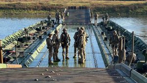 Video: Manobrare militară NATO în Alba Iulia – Dacian Fall 2025, cu participarea forțelor din Franța, Portugalia și România