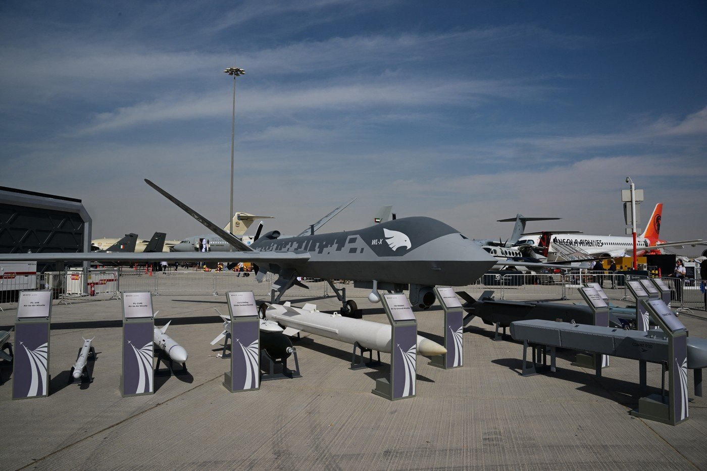 [ad_1] China a prezentat oficial la Dubai Airshow 2025 cea mai recentă dronă militară de mari dimensiuni, numită Wing Loong X