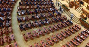 Iată o reformulare a titlului: “Alegerea tinerilor: cum diferențiază vârsta opțiunile românilor la vot, sondaj care arată preferințele pentru partide politice în funcție de generație.”