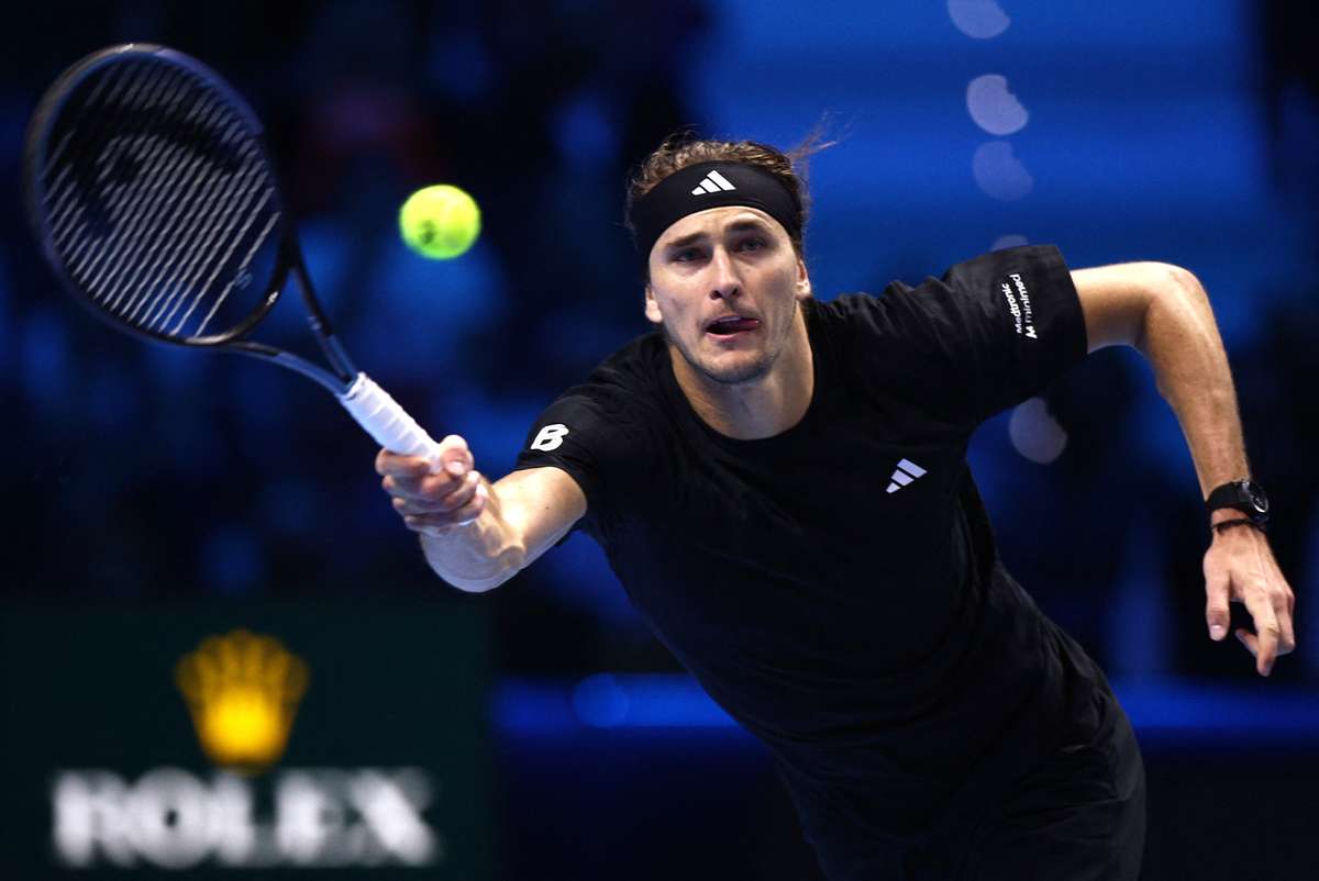 Iată o reformulare a titlului: „Alexander Zverev consideră că scorul final a fost înșelător după înfrângerea suferită în fața lui Jannik Sinner”