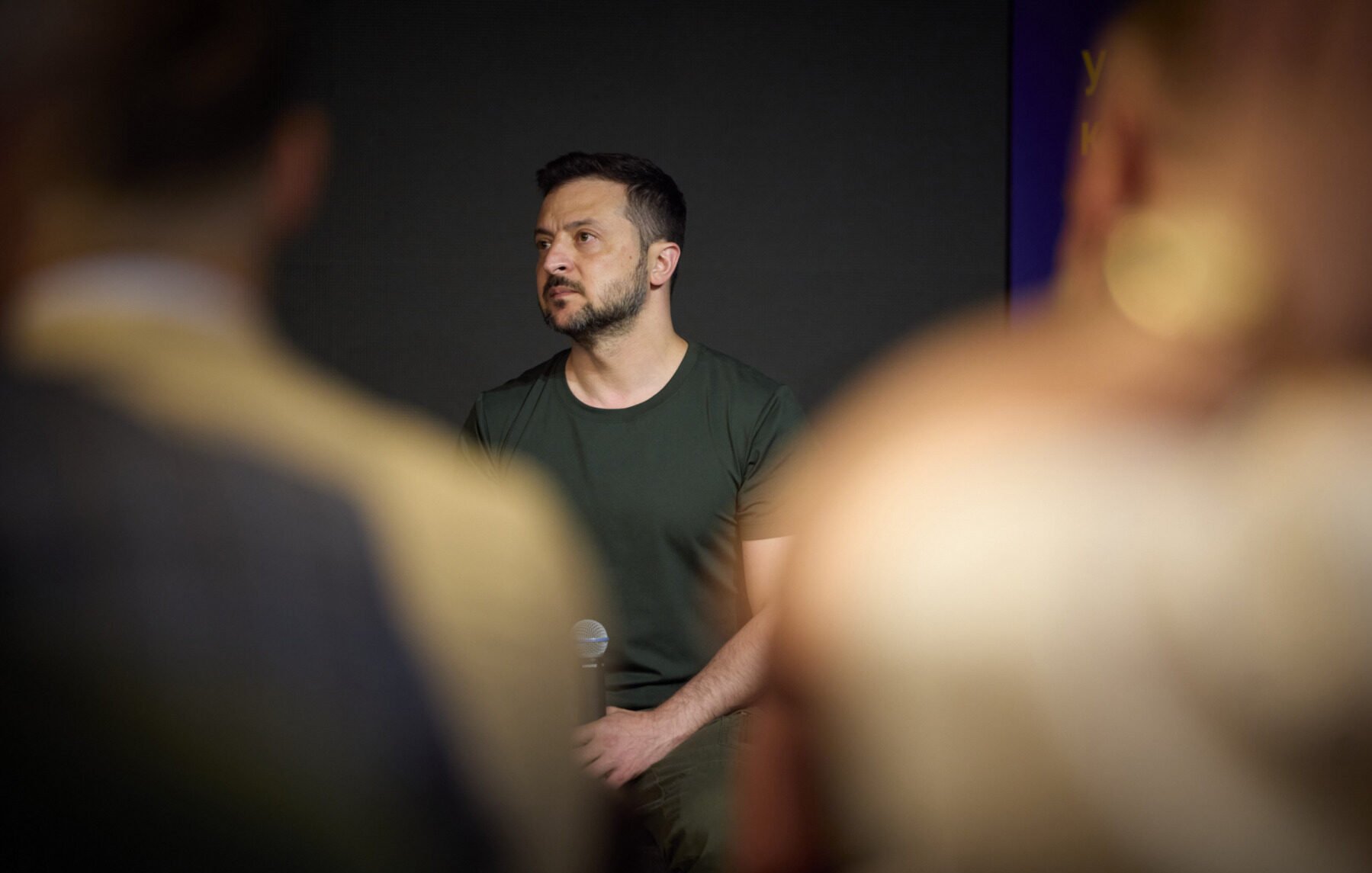 Zelenski promite pedeapsă pentru toți cei implicați în acte de corupție; Timur Mindici, prietenul său, a reușit să părăsească țara cu câteva ore înainte de percheziții în cazul de corupție
