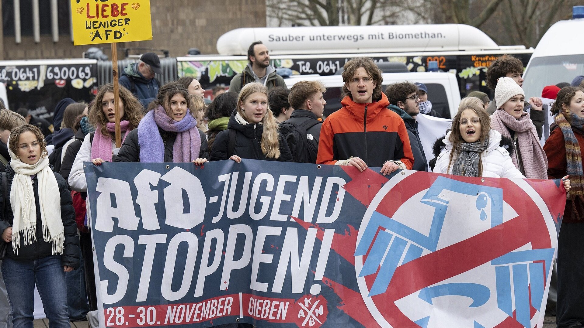 [ad_1] Partidul de extremă dreaptă Alternativa pentru Germania (AfD) a înființat o nouă organizație pentru tineri, numită „Generation Deutschland”, în cadrul unui congres desfășurat în orașul Giessen, aproape de Frankfurt