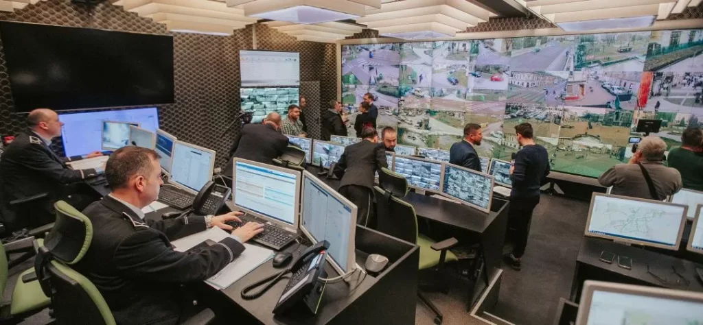 camere-supraveghere-centru-monitorizare-trafic-management-2.webp.webp