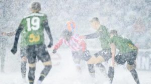 În ce condiții meteorologice extreme s-a desfășurat finala campionatului din Canada, cu un jucător moldovean pe teren?