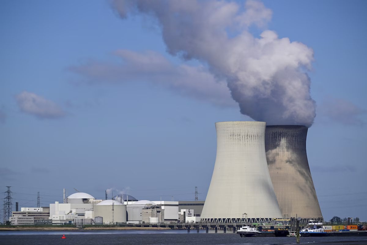 centrala-nucleara-doel-belgia.jpg