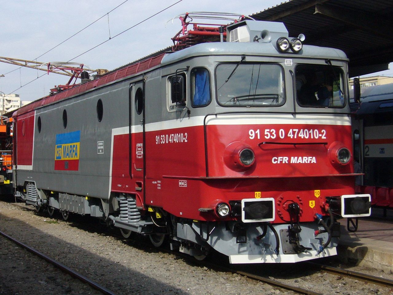 Vicepremierul Oana Gheorghiu prezintă un plan pentru restructurarea a zece întreprinderi publice din domeniul energetic și al transporturilor, cu lista finală a acestora urmând a fi stabilită în curând