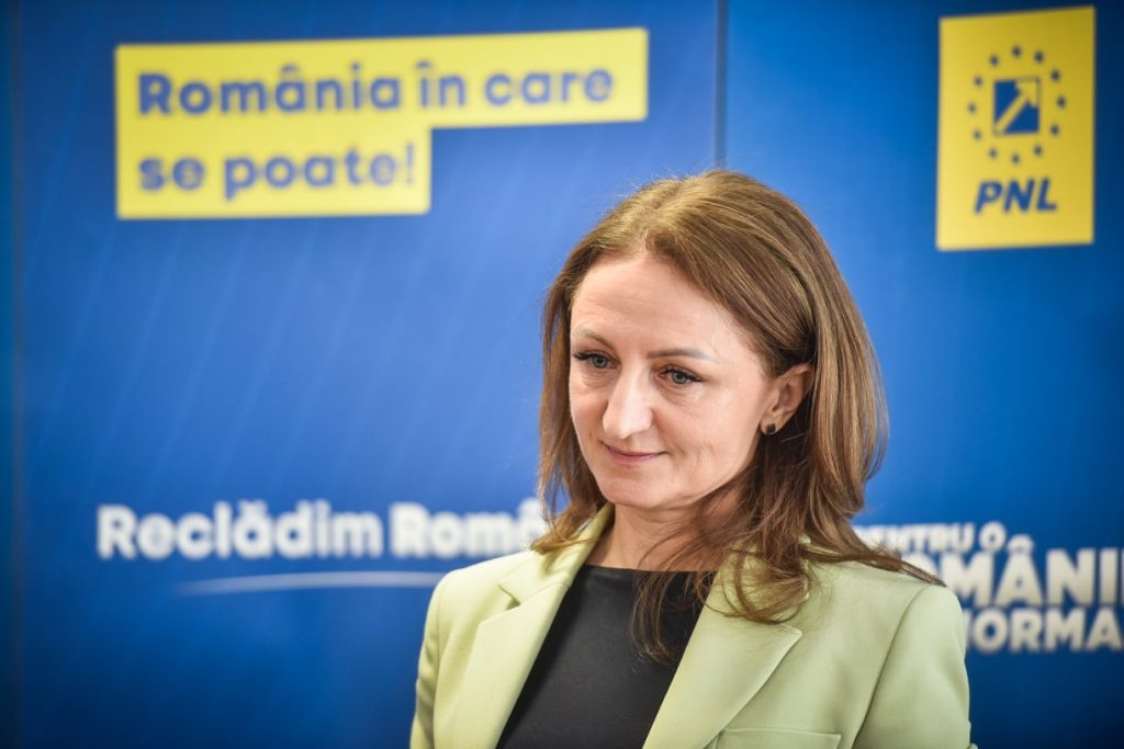 Jurnalistii excluși din sală în timpul procesului de corupție de la Sibiu / Președinta Consiliului Județean, Daniela Cîmpean, audiată într-un caz ce implică președintele Camerei de Comerț Sibiu / Avocat: „Dacă nu, riscăm ca dosarul să devină subiect de scandal public”