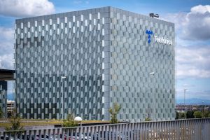 Telefonica, compania spaniolă care vrea să cumpere Digi, înregistrează cea mai mare cădere bursieră din istoria sa