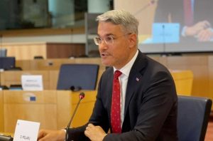 Dragoș Pîslaru reactualizează după decizia Comisiei Europene de a nu suspenda fondurile europene pentru România: Procedura de deficit excesiv nu a fost închisă definitiv, ci rămâne temporar deschisă, iar țara este în continuare sub supraveghere