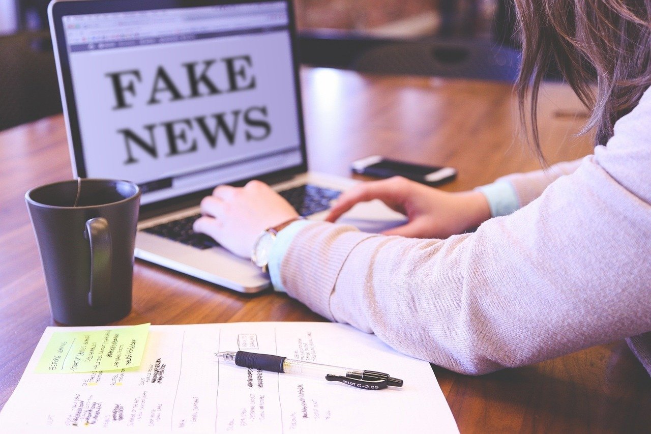 Noile trolling-uri din Bulgaria și Polonia: false informații despre „ouă false” și „îmbrăcăminte care tratează autismul”