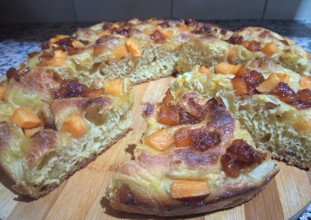 Delicii de duminică: focaccia dulce-medie cu piure de dovleac, perfecta pentru mic dejun, brunch sau gustare, cu instrucțiuni pas cu pas în imagini