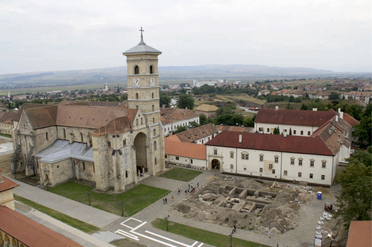 [ad_1] Clopotele bisericilor din județul Alba vor sună de 107 ori, în cadrul unui eveniment denumit „Patria Recunoscătoare – Clopotele Întregirii – în memoria celor care au contribuit la Marea Unire”, conform informațiilor transmise de un site de știri