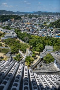 Acoperișuri care pot scădea temperatura cu până la 6°C în zilele calde