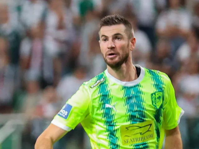 Iata o versiune reformulata a textului: „Anticipare: AEK Larnaca vs Aberdeen – previziuni, stiri despre echipa, alinierea jucatorilor”