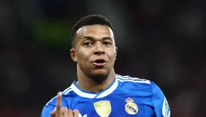 Iată o variantă reformulată a titlului: “Prezentare anticipată: Girona vs Real Madrid – previziuni, știri despre echipă, alcătuiri de echipă” 

Sau, folosind sinonime: “Anticipare meci: Girona vs Real Madrid – prognoze, informații despre lot, dispozitive tactice”