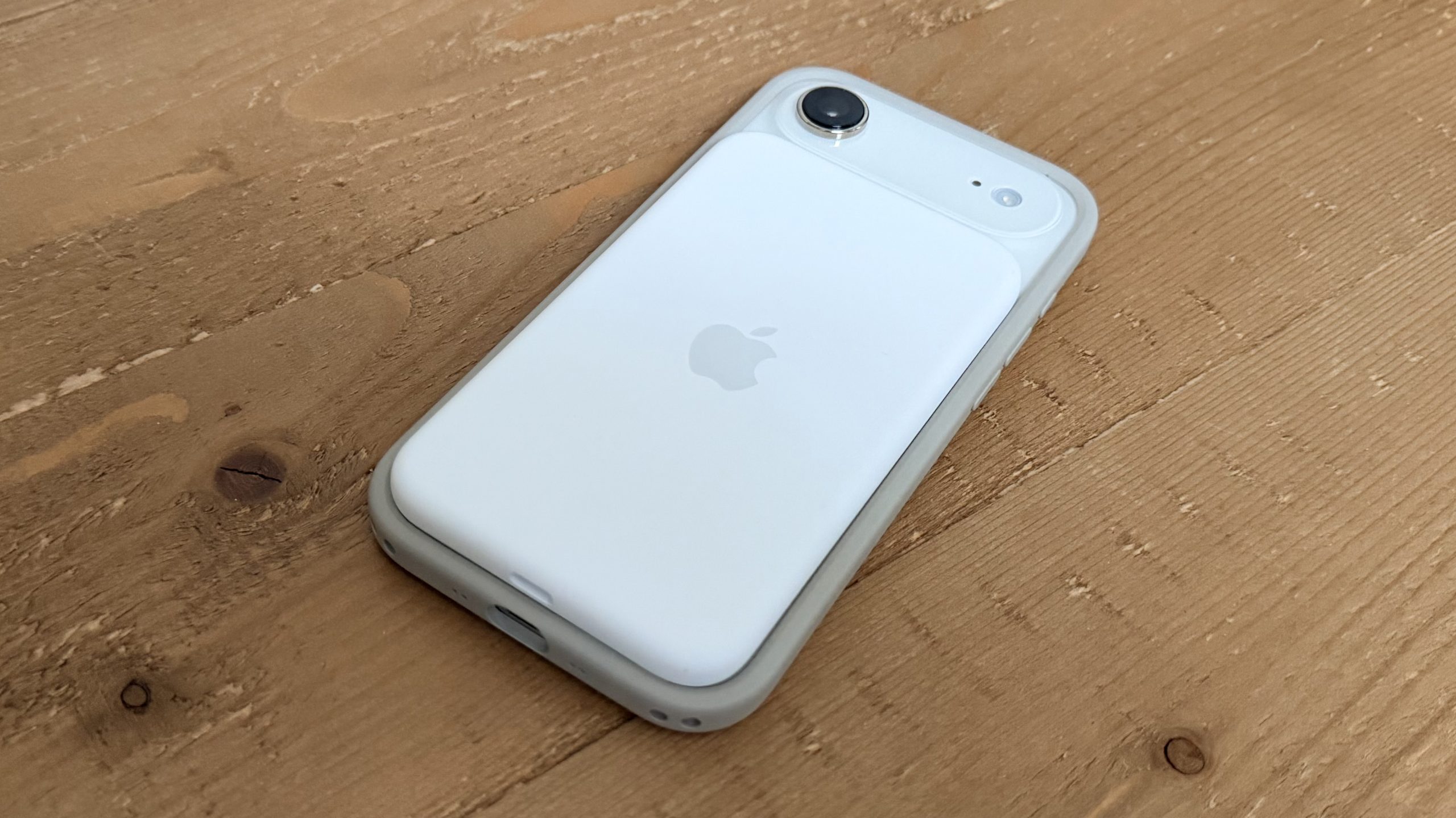 [ad_1] Apple a decis să amâne lansarea iPhone Air 2, după eșecul comercial al primei versiuni, și să oprească complet producția modelului