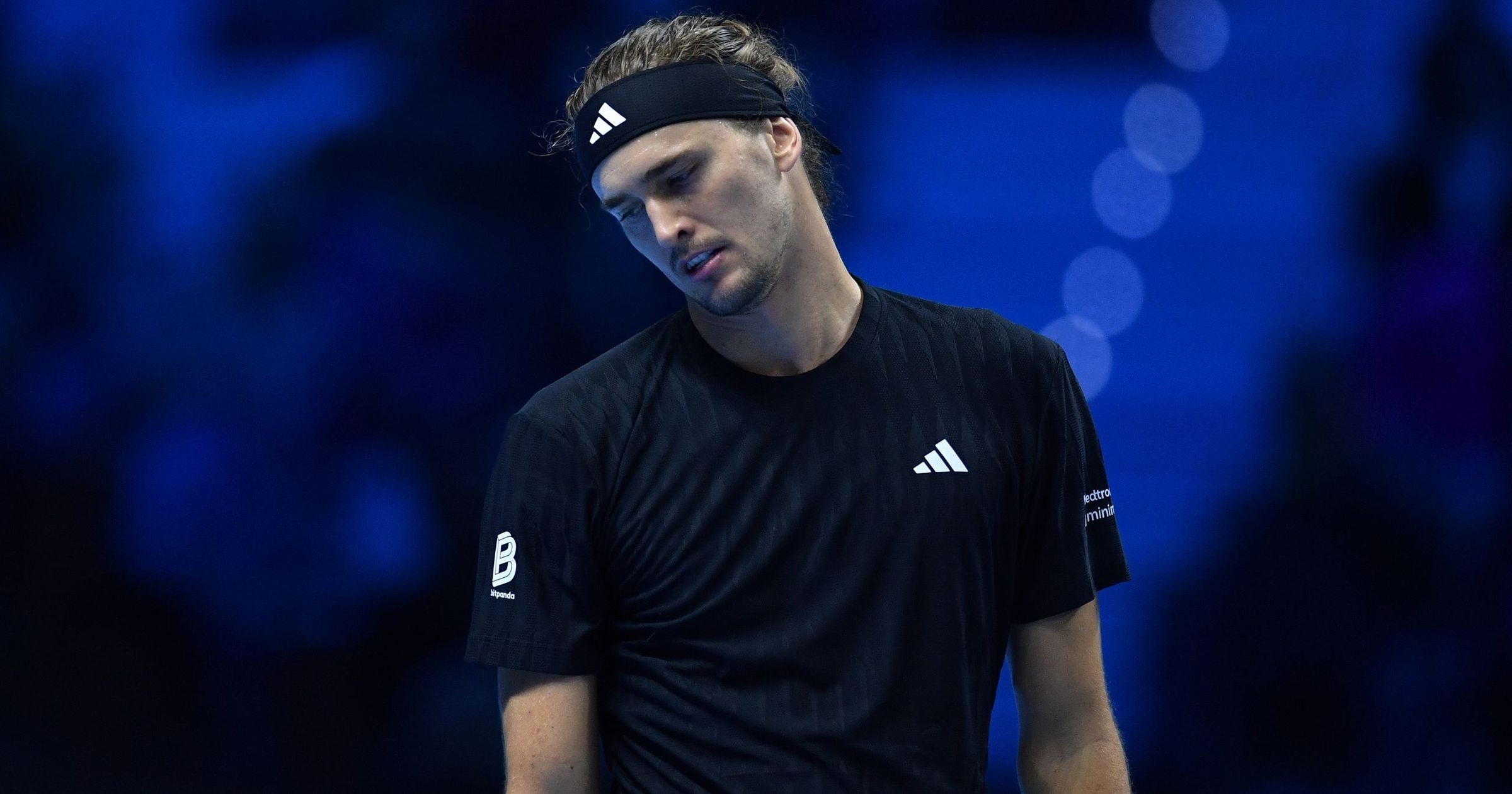 Tenismenul german Alexander Zverev a fost eliminat din Turneul Campionilor după o înfrângere categorică în fața tânărului Felix Auger-Aliassime. Urmăriți programul meciurilor din semifinale.