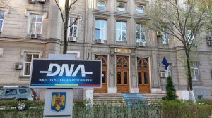 Fost senator PSD reținut de DNA pentru șantaj la ministrul Apărării