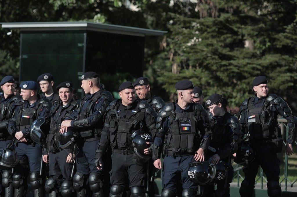 Reorganizare în Ministerul de Interne: echipajele de jandarmi angajate în protejarea clădirilor vor fi desfășurate pe teren, în timp ce polarizarea personalului asigură paza a peste 1.400 de obiective cu peste jumătate din forță