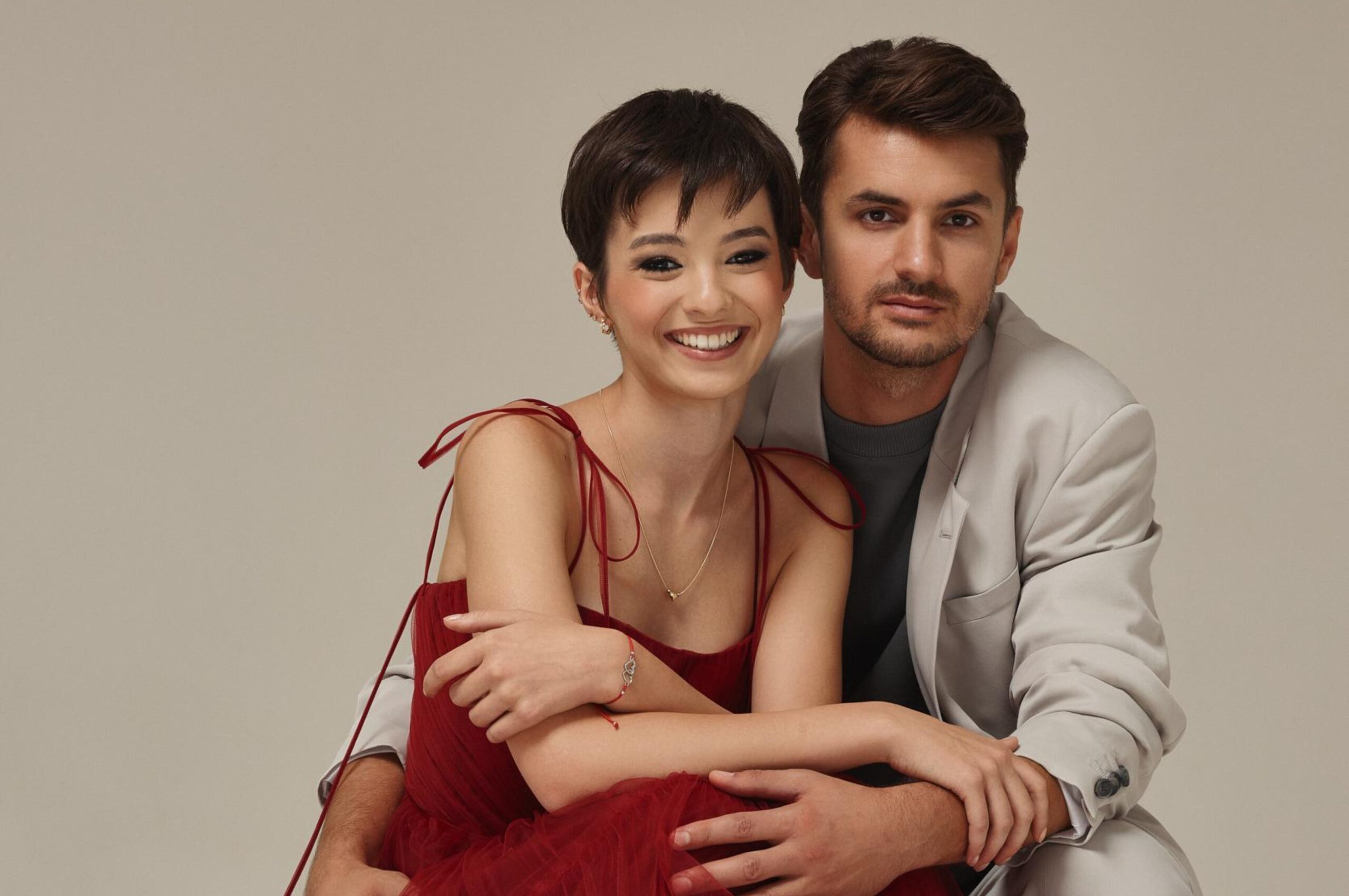 Ana și Tudor îi prind pe Damian și Victoria la restaurant