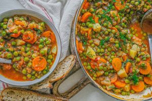 Delicii tradiționale românești cu mazăre: un preparat simplu, nutritiv și plin de amintiri dragi