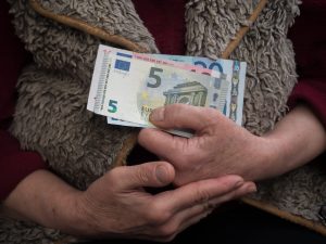 Sprijin financiar de 50.000 euro pentru fermierii mici! Afla data limita pentru depunerea solicitărilor!