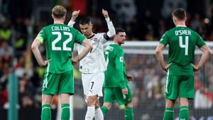 Cristiano Ronaldo, comportament jignitor în Irlanda – Portugalia 2-0. Superstarul a creat un scandal și a primit cartonaș roșu pentru un gest provocator.