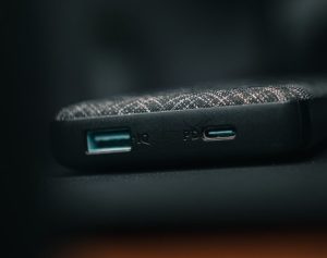 Pasagerii care călătoresc în China trebuie să aibă bateria externă marcată cu simbolul CCC pentru a nu fi confiscată