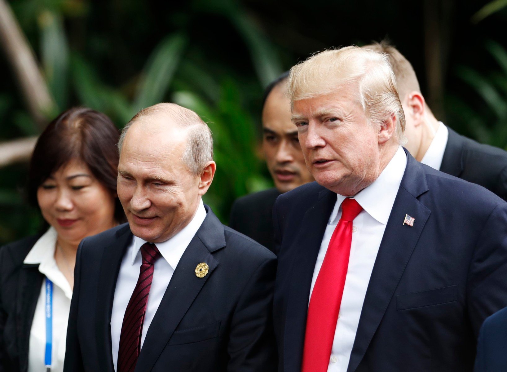 Se crede că versiunea originală a planului de pace al lui Trump a fost redactată, cel mai probabil, în limba rusă, afirmă jurnalistul de la The Guardian, Luke Harding, cu experiență îndelungată în Rusia