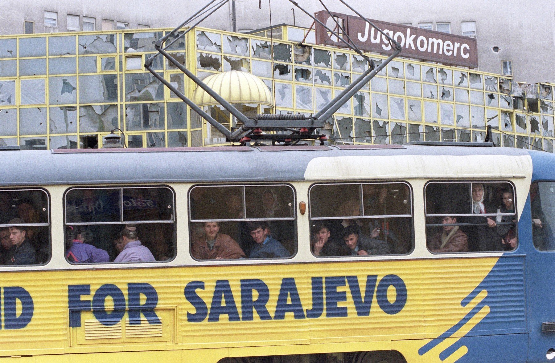 Italia deschide anchetă privind „turiștii-lunetiști” străini care au plătit pentru a împușca oameni în Sarajevo.